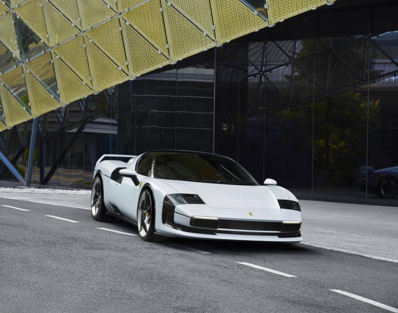 فيراري SC40.. سيارة مصممة لزبون واحد تحتفي بروح مارانيلو الخالدة