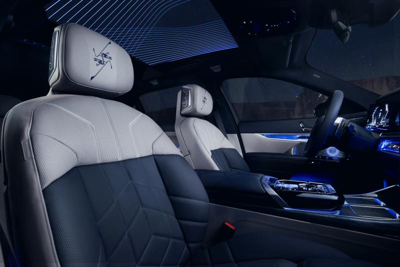 في قلب صحراء الرياض.. بي إم دبليو تكشف عن سيارتها المستوحاة من نجم سُهيل