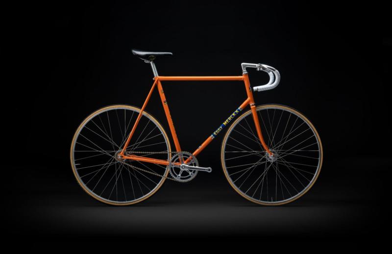 دراجات كولناغو تتألق في سوذبيز