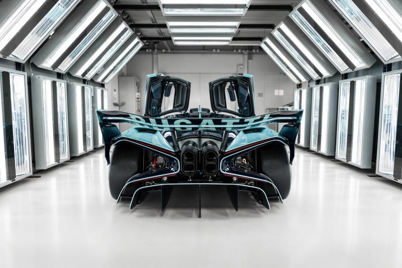 بوغاتي تُغلق فصل بوليد.. آخر نسخة من السيارة الأكثر تطرفًا في تاريخ العلامة