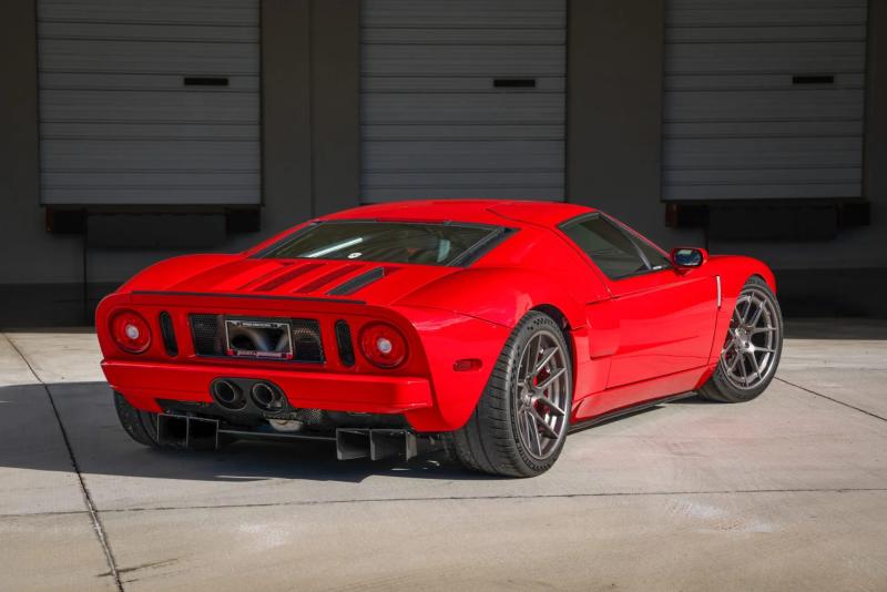 بيع سيارة Ford GT التي اقتناها بول ووكر مقابل 630 ألف دولار