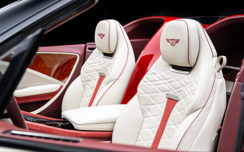 بنتلي باكالار تُباع بأقل من نصف قيمتها الأصلية في مزاد آر إم سوذبيز بأبوظبي