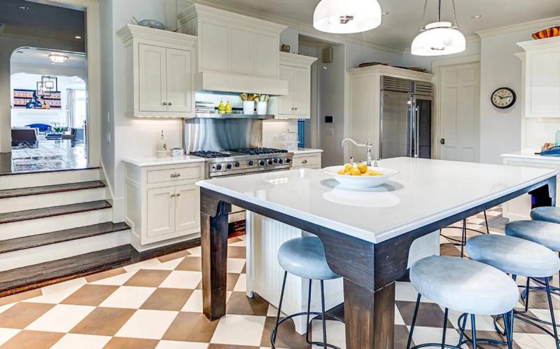 إرث ريفي بطابع معاصر.. أليك بالدوين يعرض منزله في أماغانسِت مقابل 21 مليون دولار