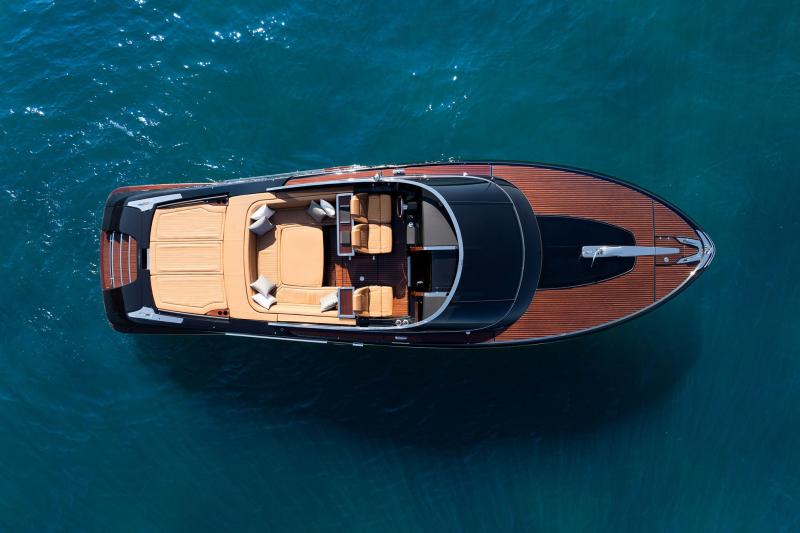 يخت Riva Cento الجديد.. إصدار محدود يحتفي بطراز Rivamare الشهير