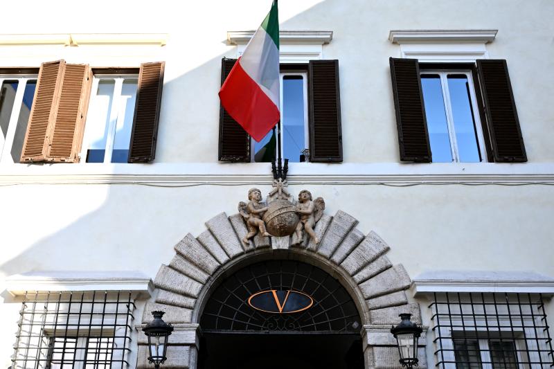 فالنتينو تعود إلى روما لتكشف عن مجموعة خريف وشتاء موسم 2026–2027