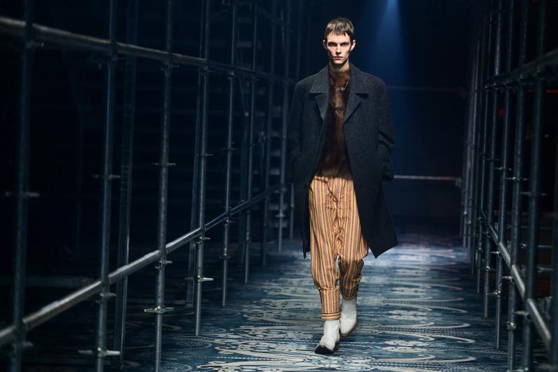 برادا وفيرساتشي تحت مظلة واحدة.. بداية عصر جديد في عالم الموضة