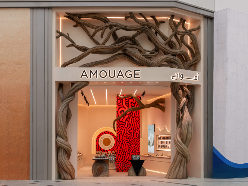 Amouage تفتتح متجرين جديدين في الرياض لتجربة عطرية فريدة تعبّر عن الهوية والجمال