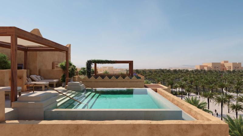 حوض السباحة في إحدى شقق البنتهاوس الملكية التابعة لمشروع أرماني ريزيدنسز الدرعية.