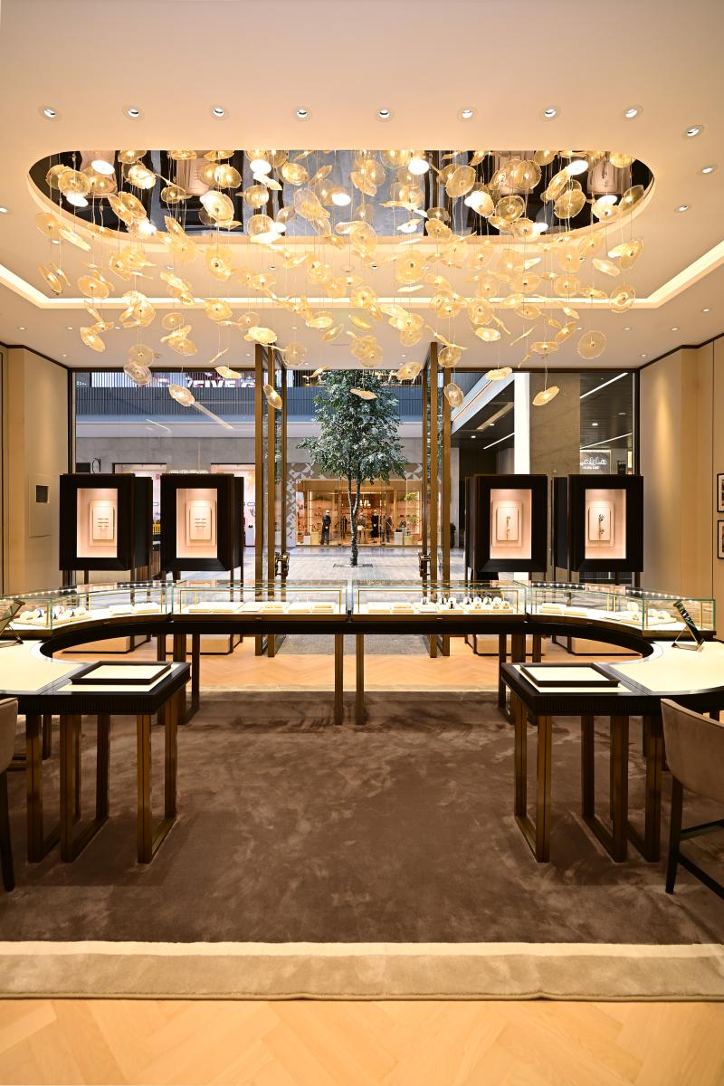 شوبارد تفتتح متجرًا جديدًا في مراسي جاليريا البحرين.. فصل معاصر من الفخامة والحِرفة السويسرية