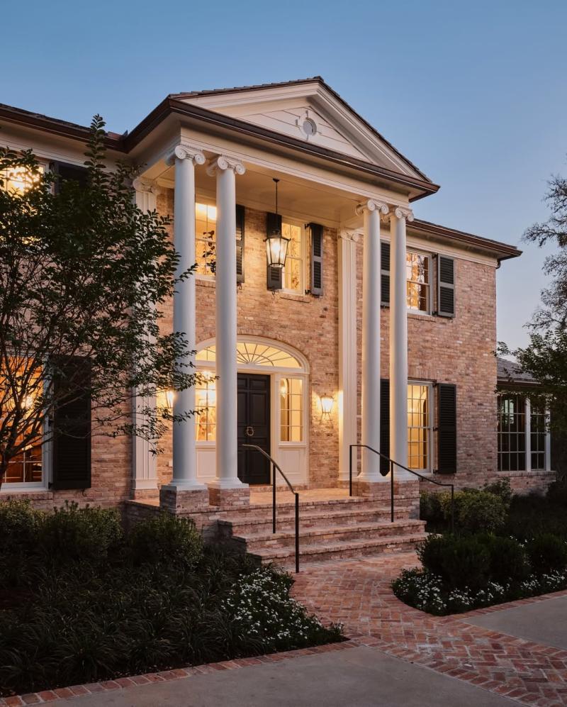 إيما ستون تبيع قصرها الفاخر في أوستن بعد عملية تجديد شاملة