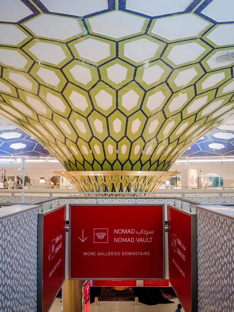 أقيم معرض نوماد أبوظبي داخل المبنى رقم 1 المتوقّف عن العمل في مطار زايد الدولي.