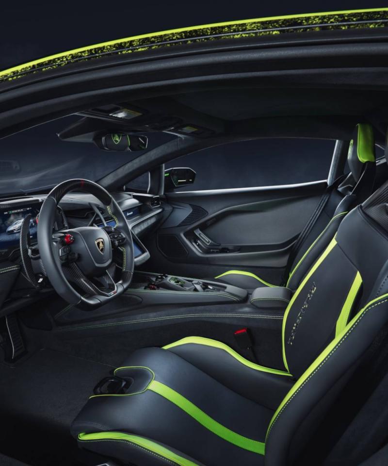 لامبورجيني تكشف عن النسخة الخاصة Temerario Ad Personam بتفاصيل متفرّدة وأداء فائق