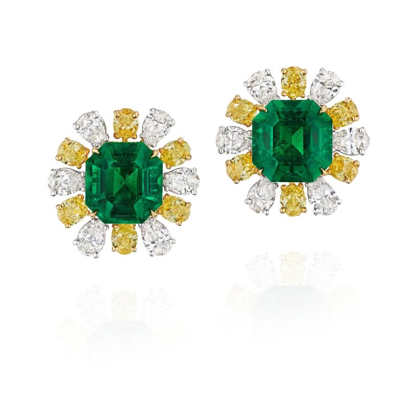 مشابك وأقراط في واجهة المزاد