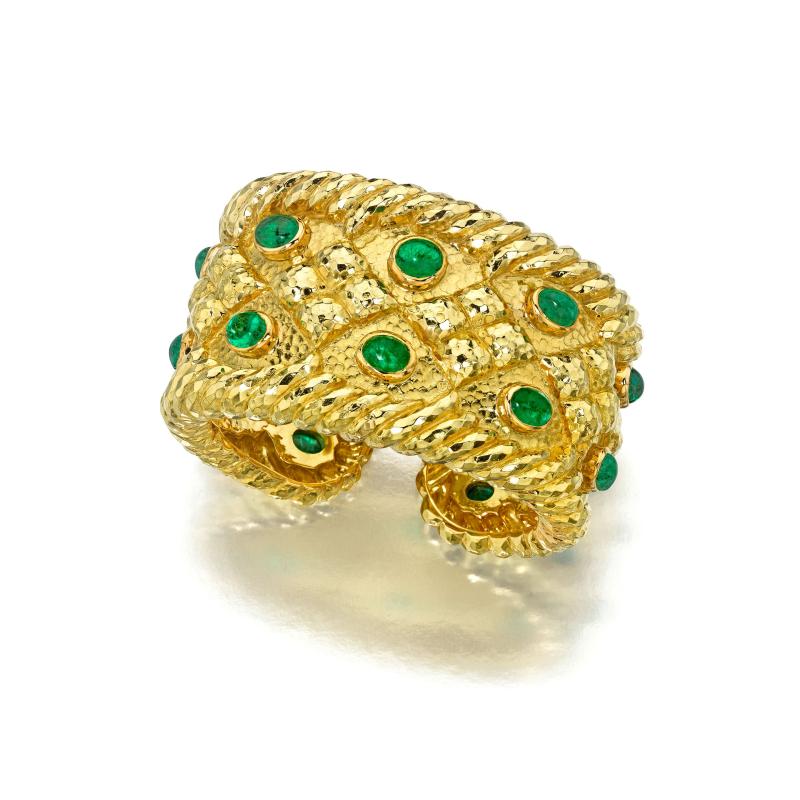 توقيع ديفيد ويب يفرض حضوره