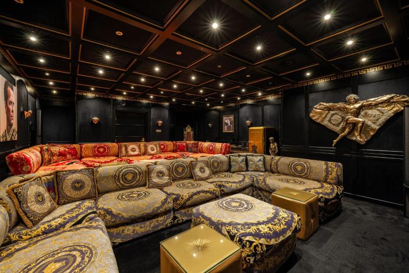 قصر استثنائي في البراري بدبي يُطرح للبيع مقابل 36.7 مليون دولار أمريكي