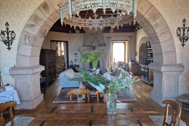 قلعة من القرن التاسع عشر تعود للواجهة.. جزيرة خاصة في بريتاني تُطرح للبيع مقابل 11 مليون دولار