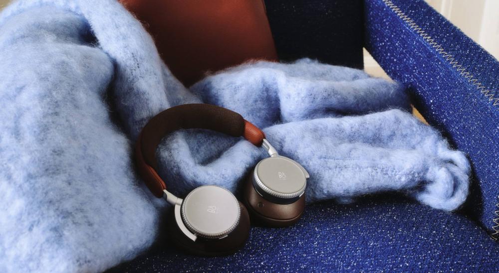 بانغ آند أولفسن تحتفل بمئة عام من الفخامة الصوتية بإصدار مجموعة The Centennial