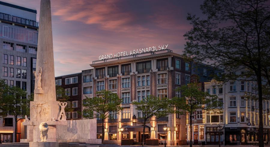 يحتكر فندق أنانتارا غراند كراسنابولسكي موقعًا متفردًا قبالة ساحة دام والقصر الملكي الوطني في وسط أمستردام. 