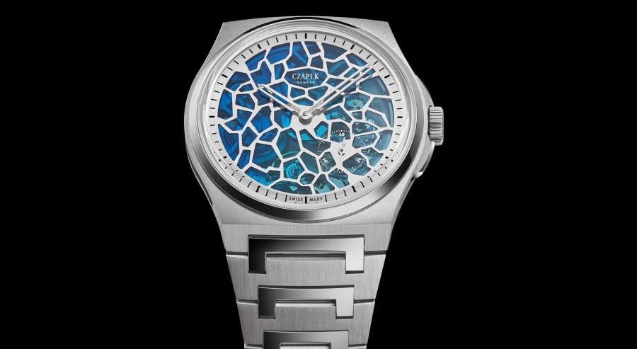 علامة تشابيك تحتفل بمرور عقد على إعادة إطلاقها بطرح ساعة Antarctique Plique-à-Jour