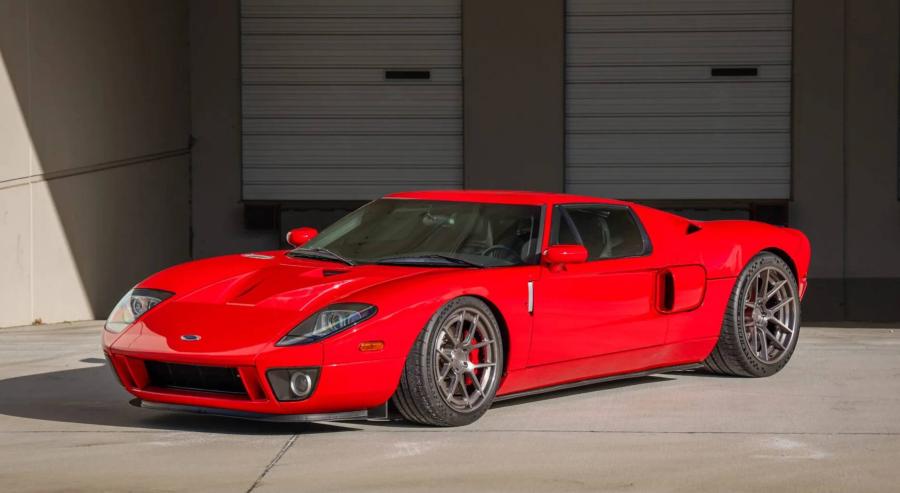 بيع سيارة Ford GT التي اقتناها بول ووكر مقابل 630 ألف دولار